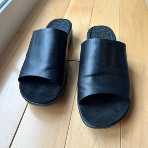 Bare Traps black leather Slip  Ons